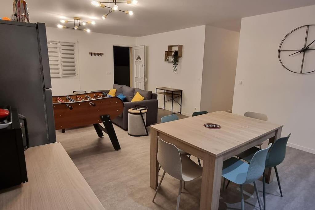 Belle Maison Climatisee Renovee Pac-Man Entre Collegues, Amis, Famille - Barbecue - Netflix - Prime - Baby Foot 50Cts Saint-Seurin-sur-l'Isle Extérieur photo