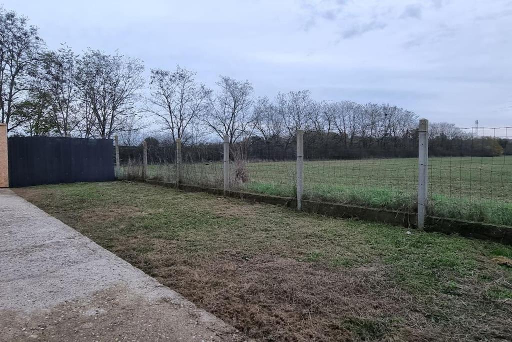 Belle Maison Climatisee Renovee Pac-Man Entre Collegues, Amis, Famille - Barbecue - Netflix - Prime - Baby Foot 50Cts Saint-Seurin-sur-l'Isle Extérieur photo