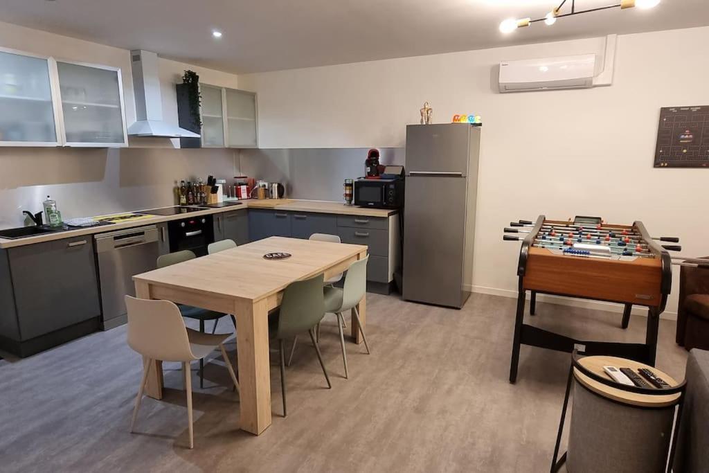 Belle Maison Climatisee Renovee Pac-Man Entre Collegues, Amis, Famille - Barbecue - Netflix - Prime - Baby Foot 50Cts Saint-Seurin-sur-l'Isle Extérieur photo