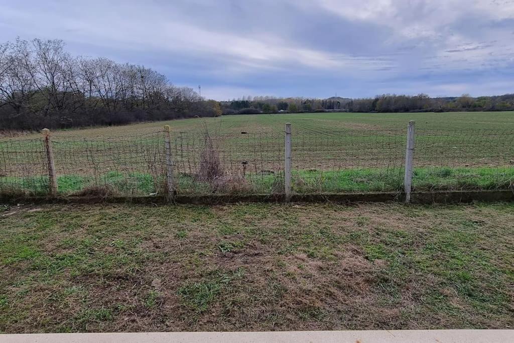Belle Maison Climatisee Renovee Pac-Man Entre Collegues, Amis, Famille - Barbecue - Netflix - Prime - Baby Foot 50Cts Saint-Seurin-sur-l'Isle Extérieur photo