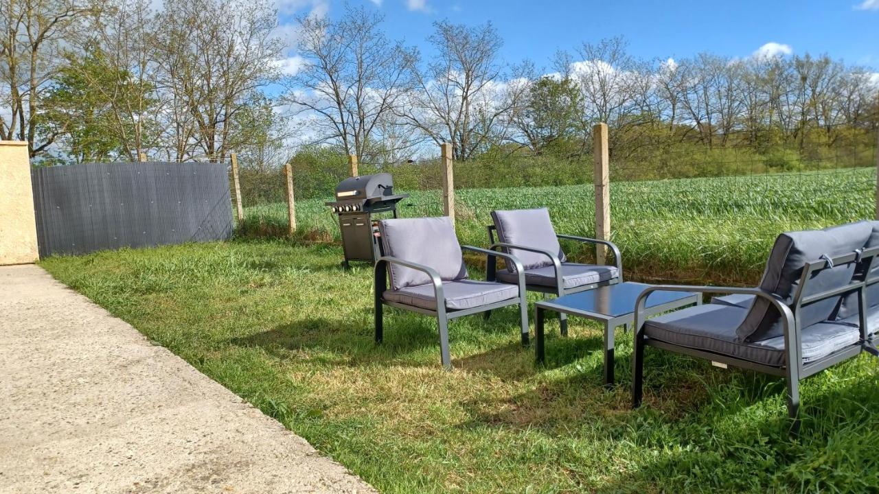 Belle Maison Climatisee Renovee Pac-Man Entre Collegues, Amis, Famille - Barbecue - Netflix - Prime - Baby Foot 50Cts Saint-Seurin-sur-l'Isle Extérieur photo